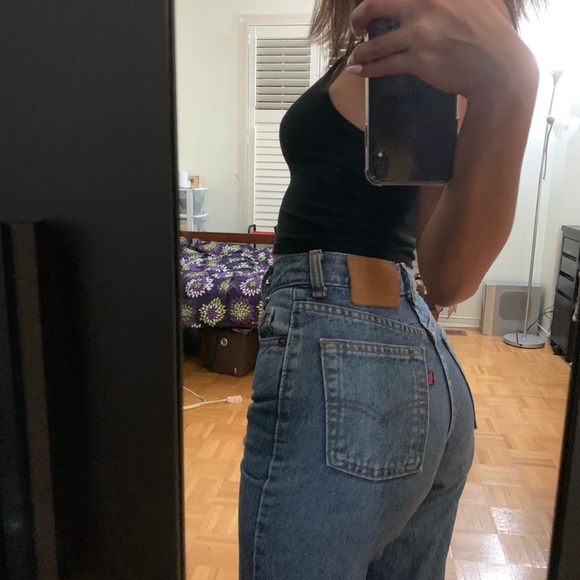 Vintage Levi Mom Jeans - Picture 3 of 3